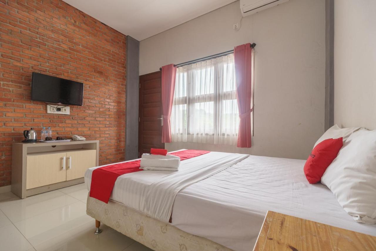 Reddoorz Plus At Hotel Negeri Baru Lodaya Puncak Bogor Exterior foto